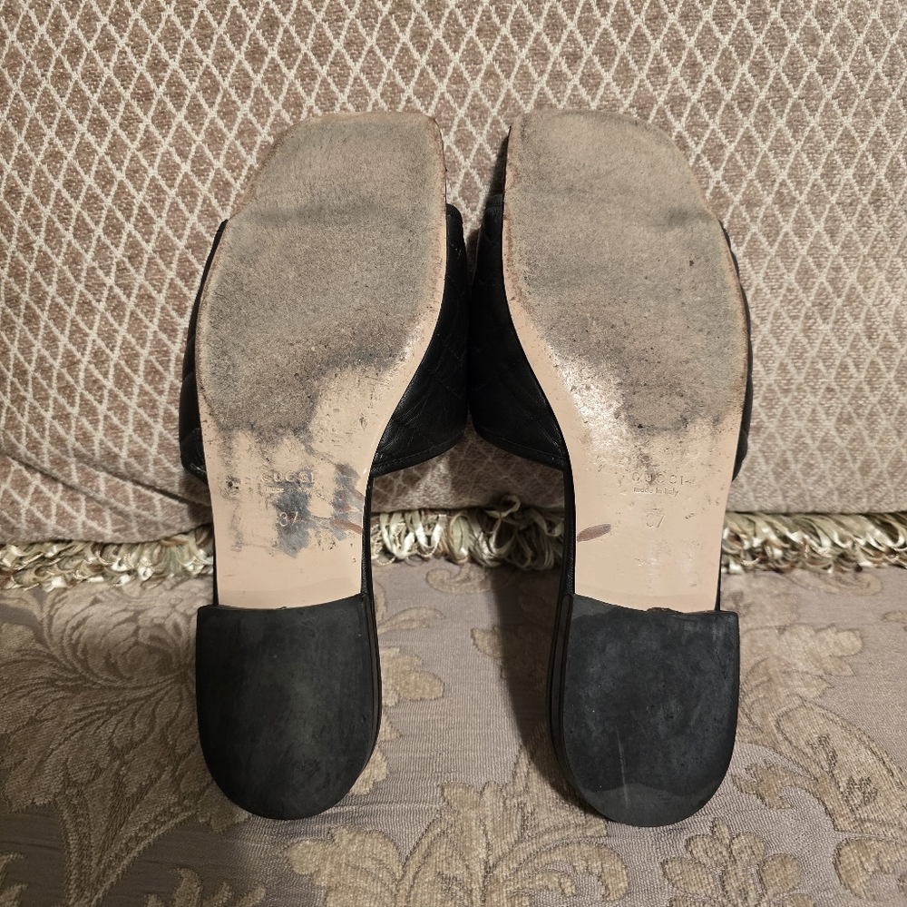 Elegant Black and Gold Women's Slides - Picture 3 of 3